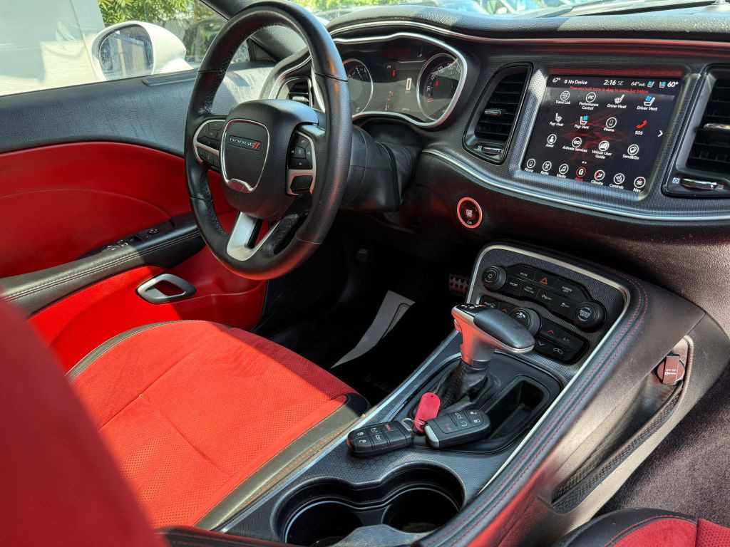 2017 Dodge Challenger Image 30