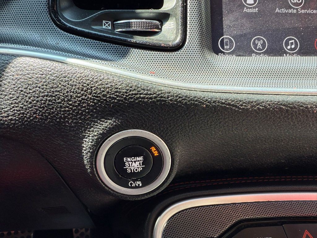 2017 Dodge Challenger Image 34