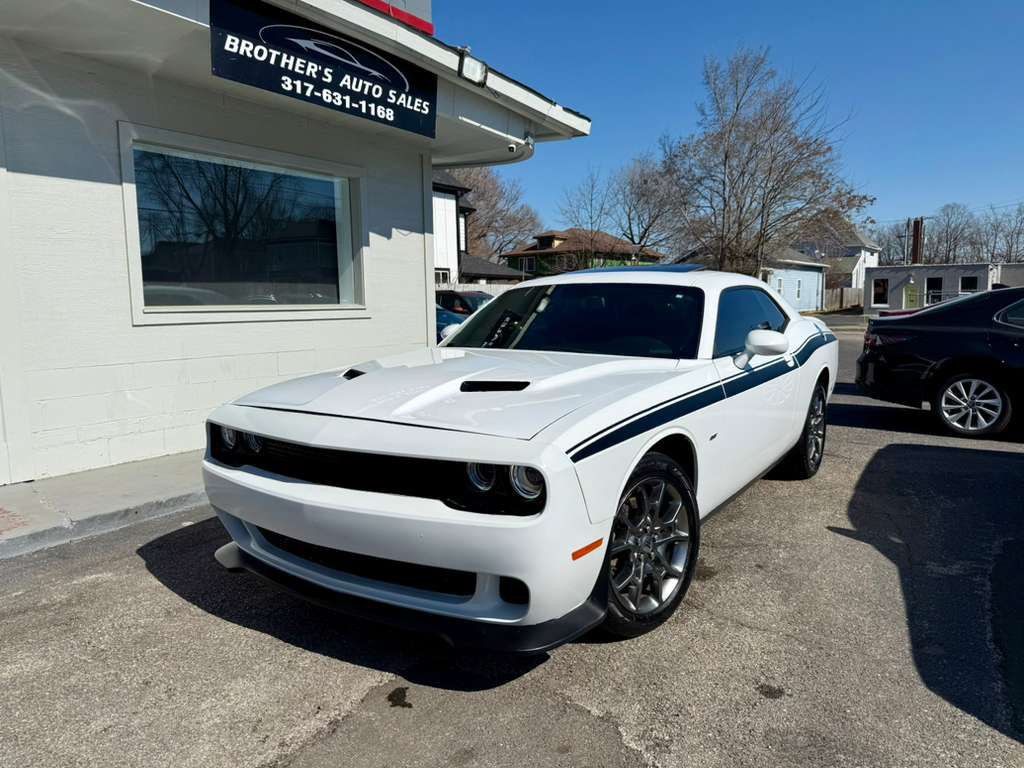 2017 Dodge Challenger Image 4