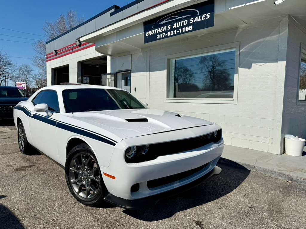 2017 Dodge Challenger Image 5