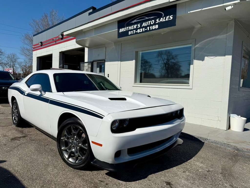 2017 Dodge Challenger Image 6