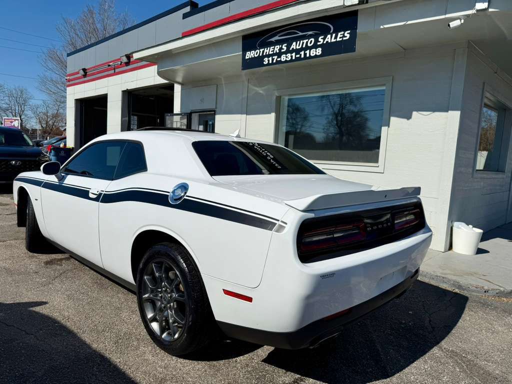 2017 Dodge Challenger Image 10