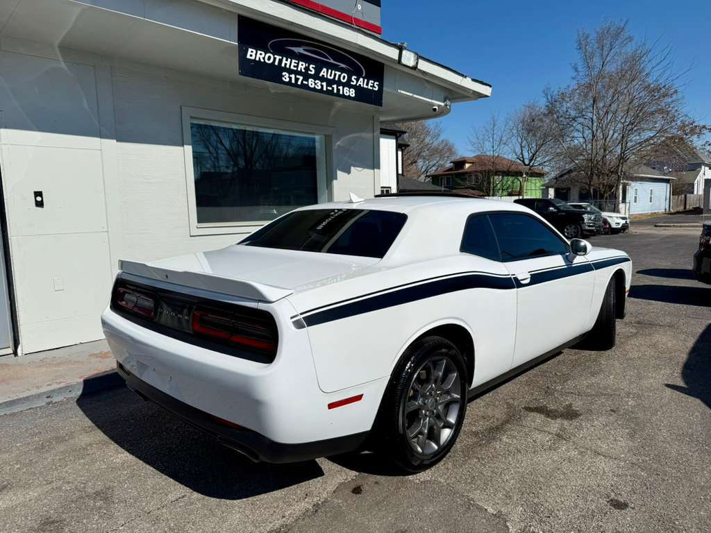 2017 Dodge Challenger Image 11