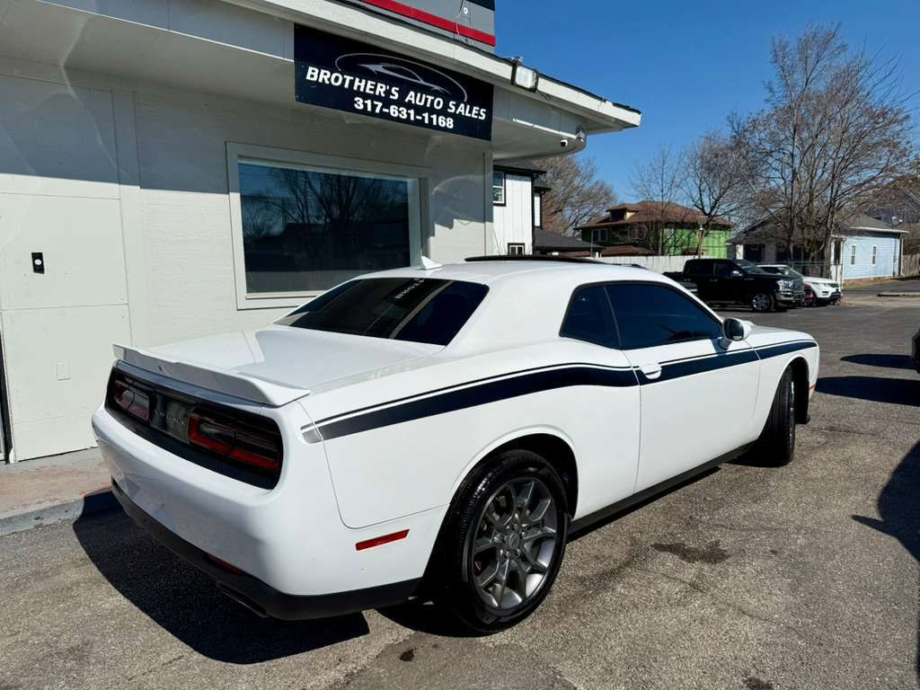2017 Dodge Challenger Image 12