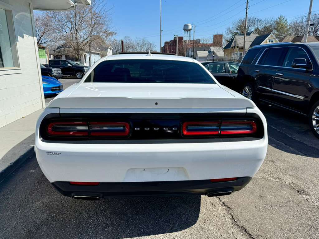 2017 Dodge Challenger Image 13