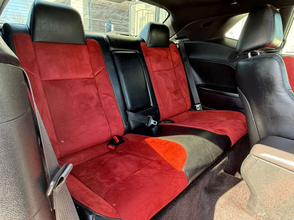 2017 Dodge Challenger Image 18