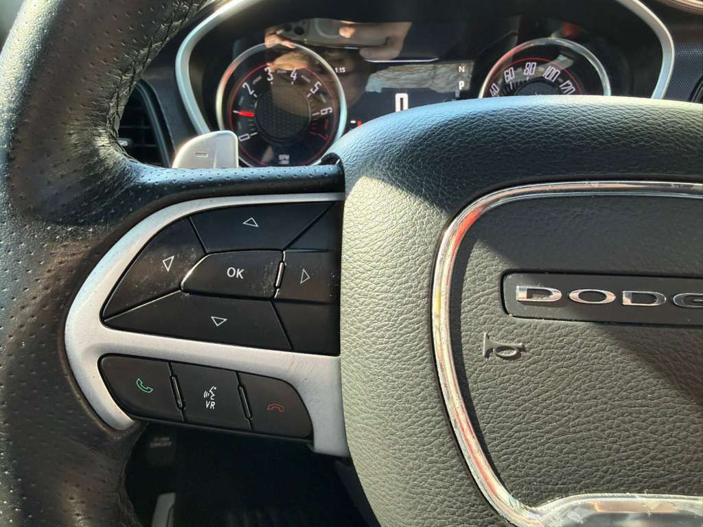 2017 Dodge Challenger Image 31