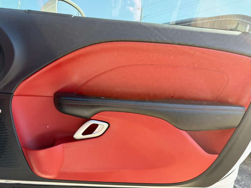 2017 Dodge Challenger Image 34