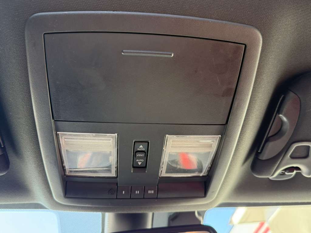 2017 Dodge Challenger Image 36