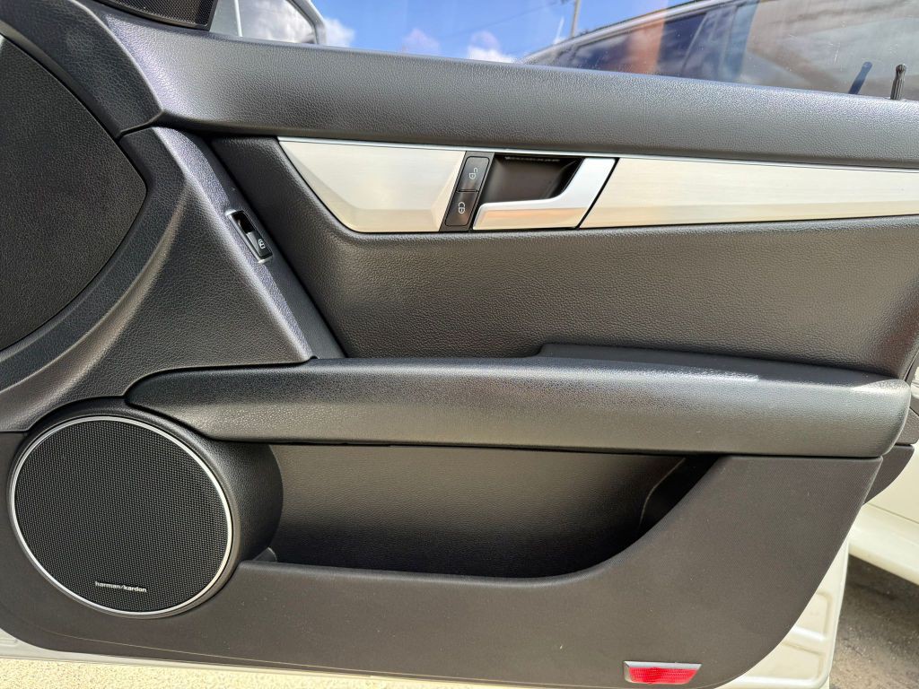 2014 Mercedes-Benz C-Class Image 34
