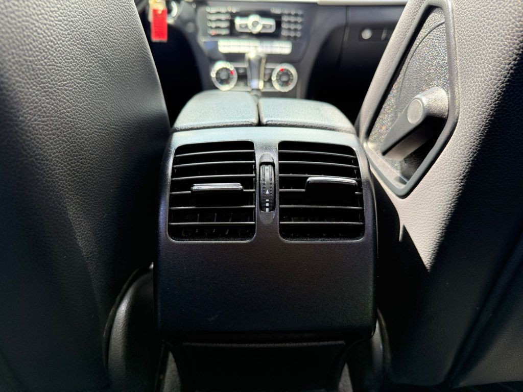 2014 Mercedes-Benz C-Class Image 37