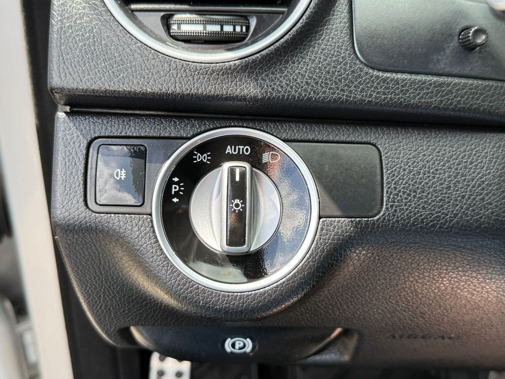 2014 Mercedes-Benz C-Class Image 38