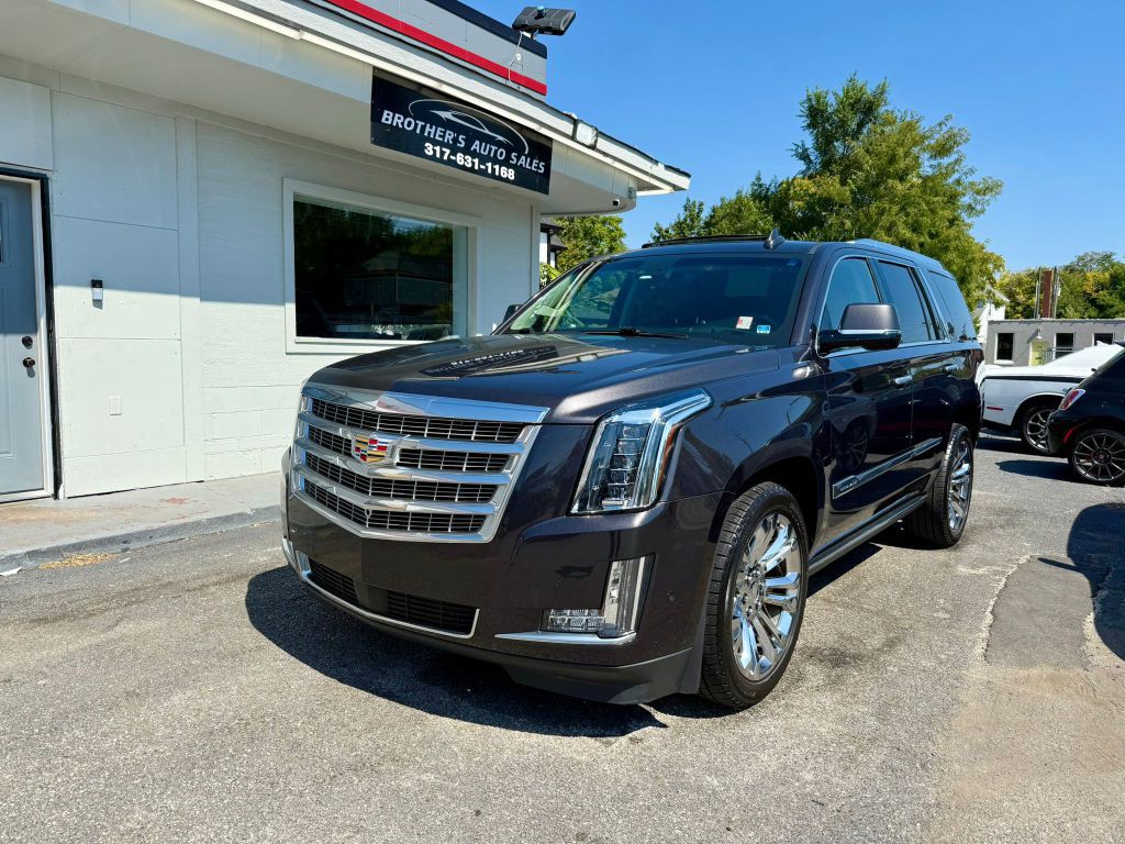 2017 Cadillac Escalade Image 2