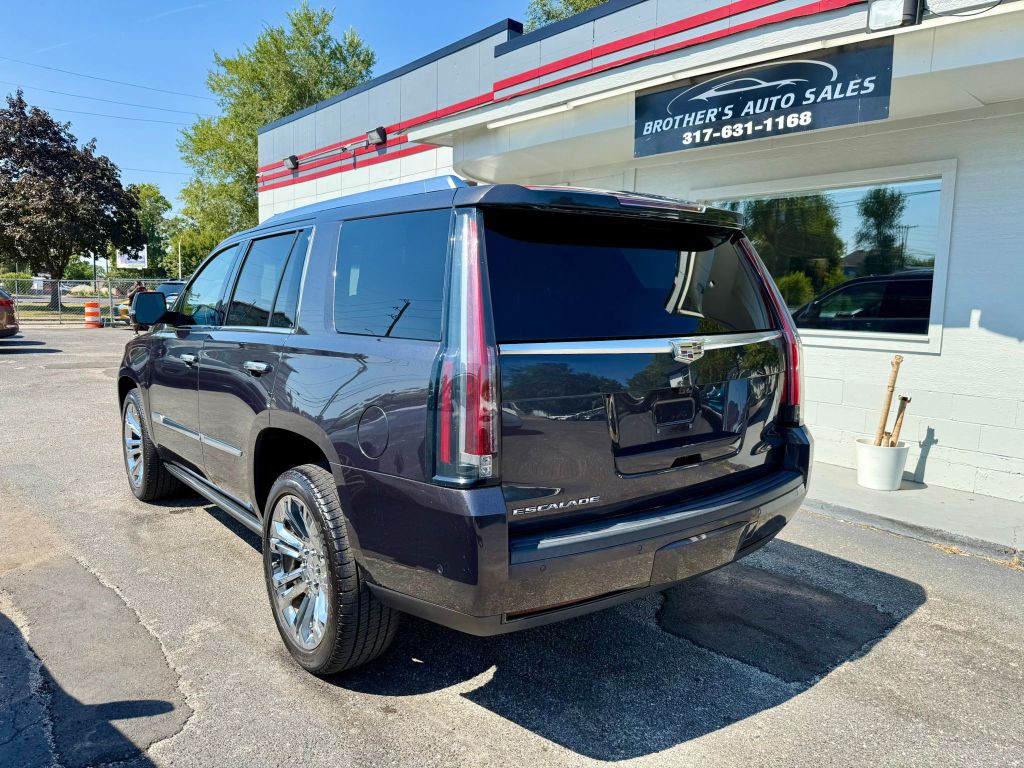 2017 Cadillac Escalade Image 9