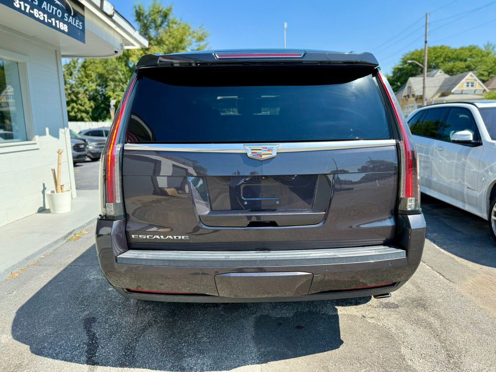 2017 Cadillac Escalade Image 13
