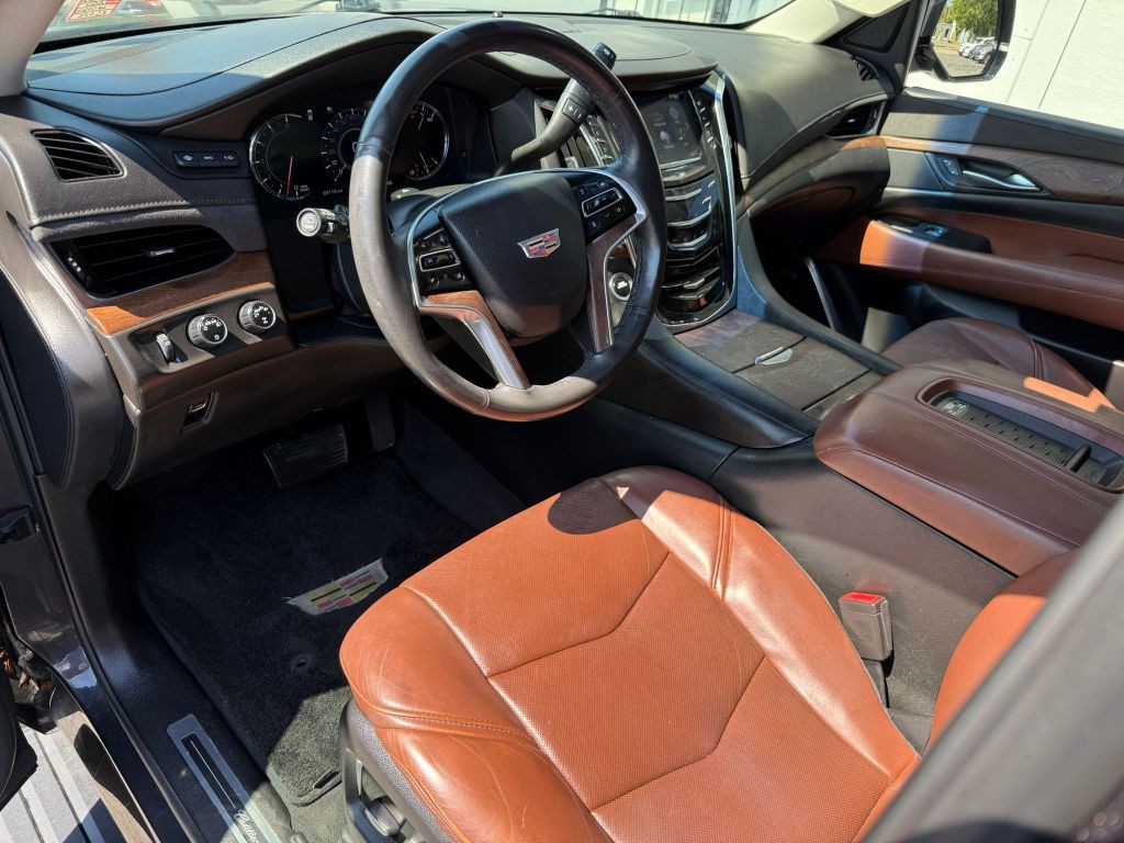 2017 Cadillac Escalade Image 15