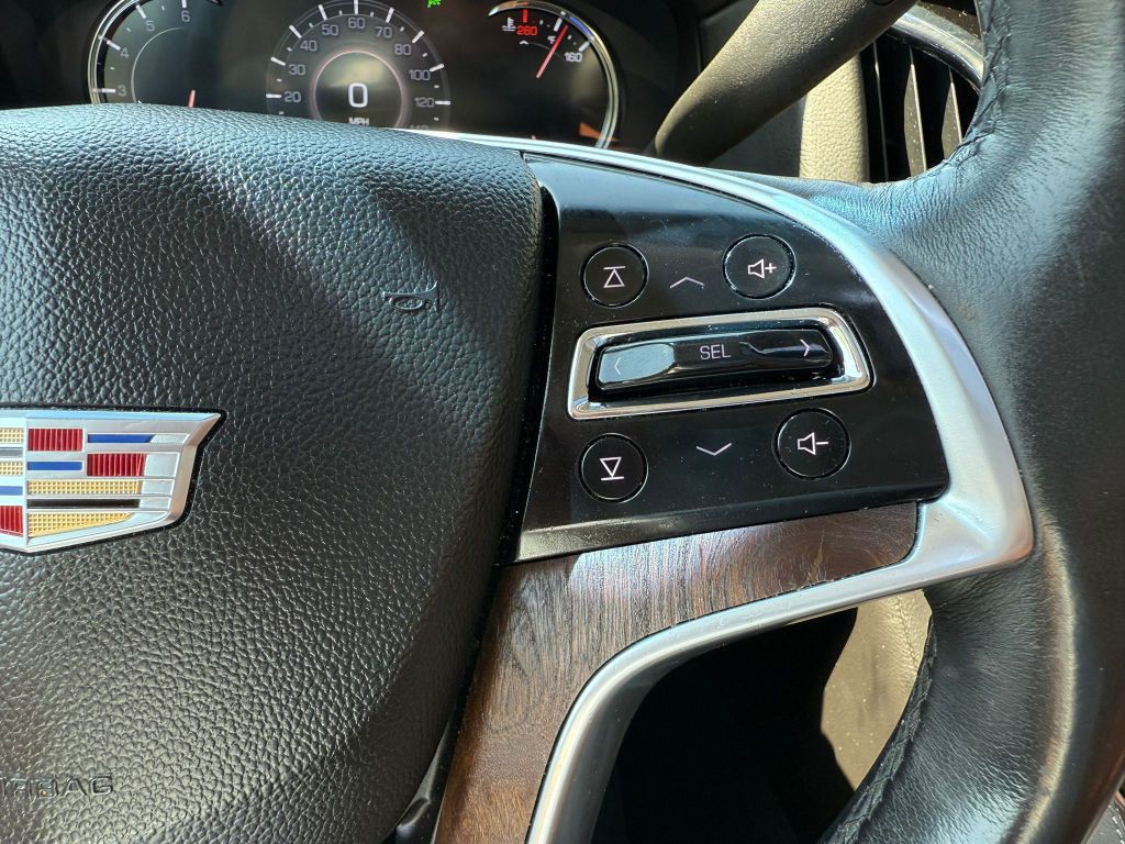 2017 Cadillac Escalade Image 35