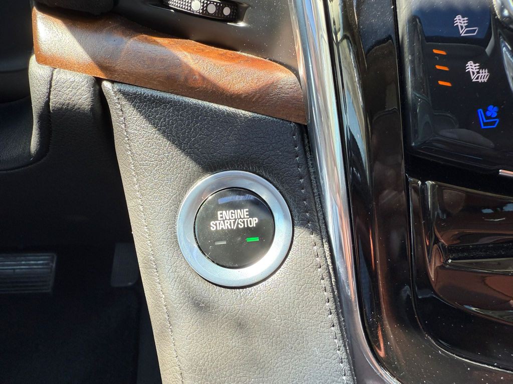 2017 Cadillac Escalade Image 36