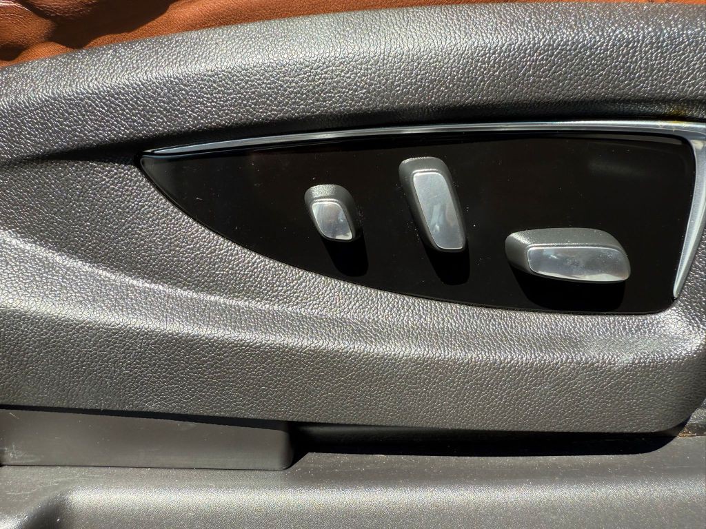 2017 Cadillac Escalade Image 41