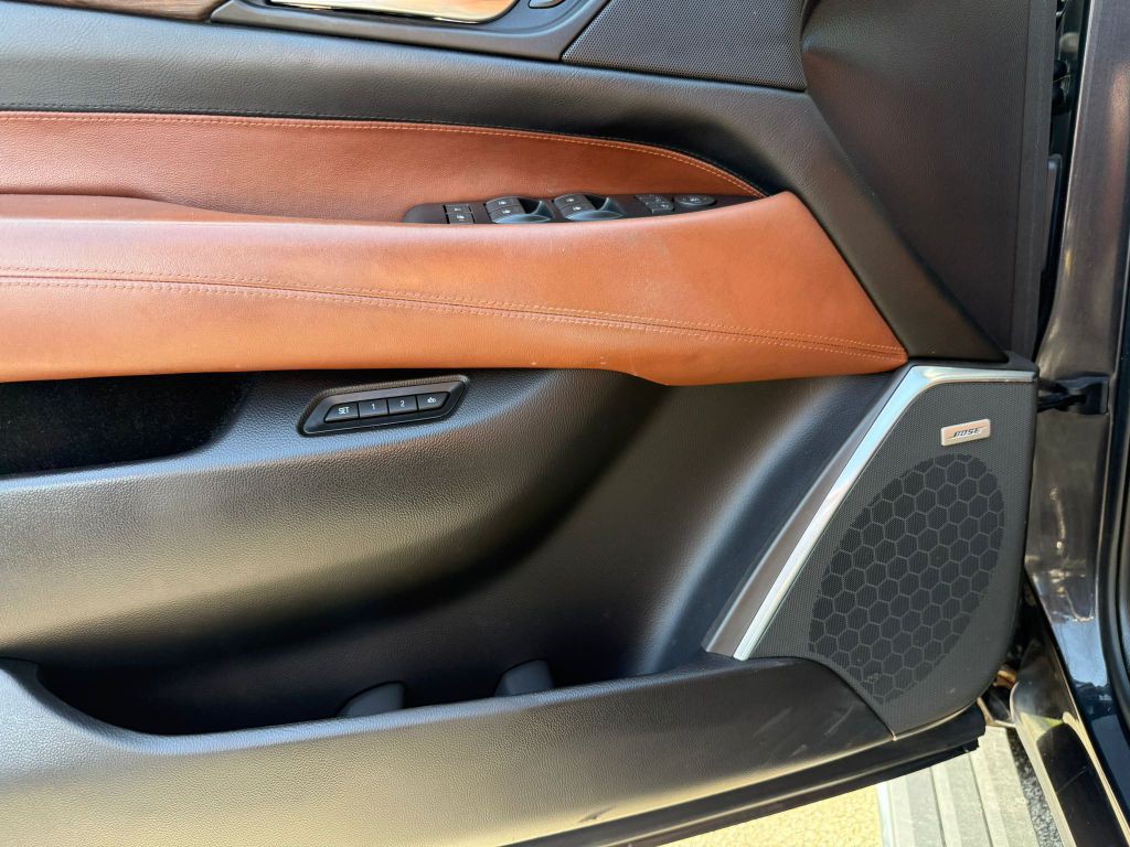2017 Cadillac Escalade Image 44