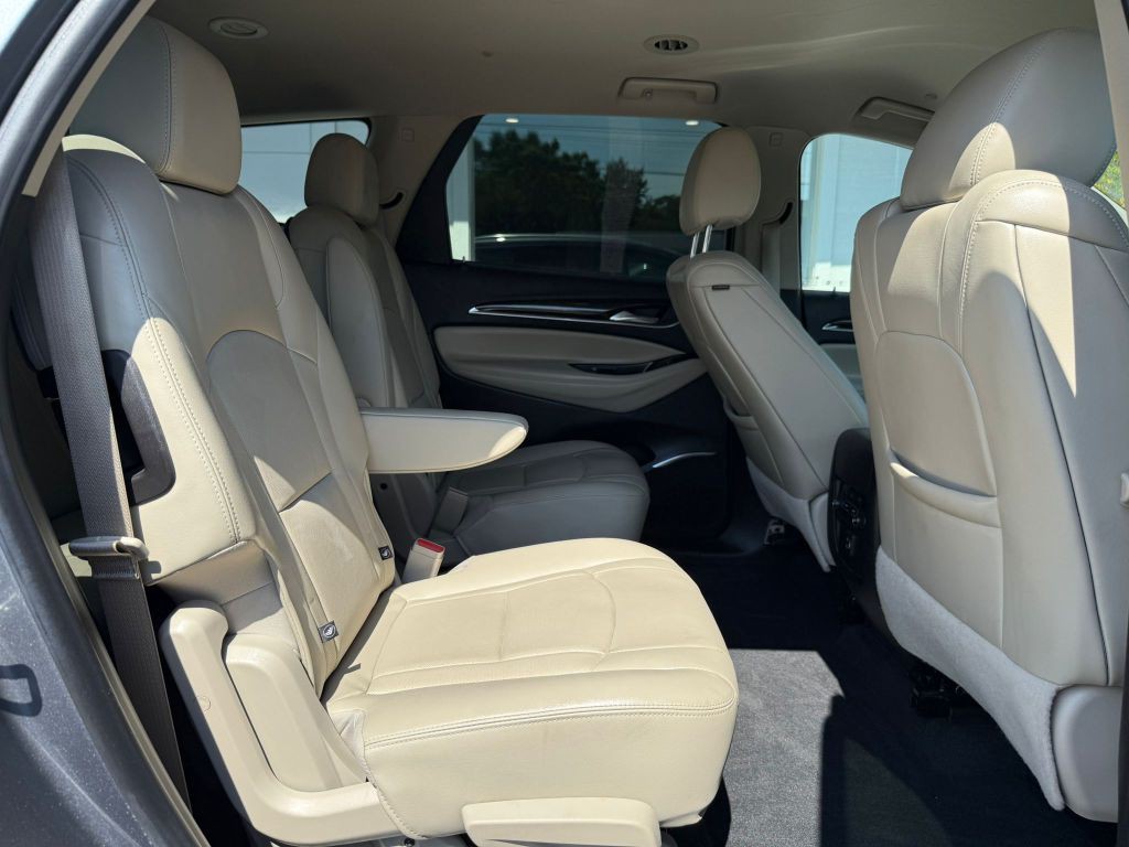 2021 Buick Enclave Image 18