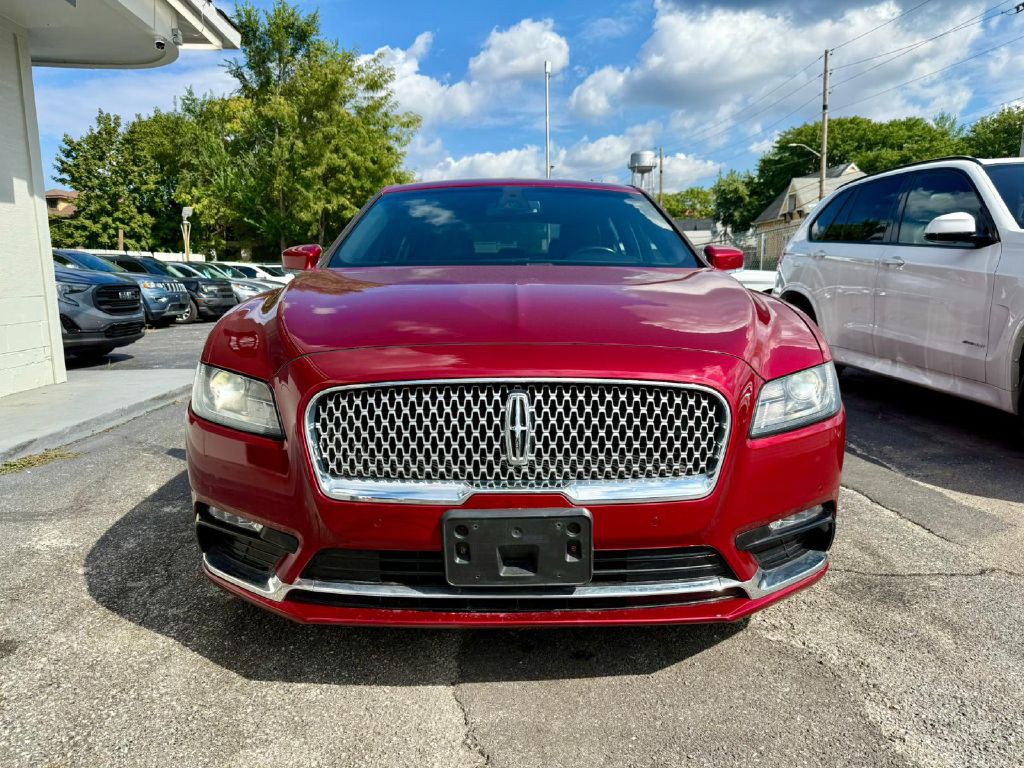 2017 Lincoln Continental Image 2