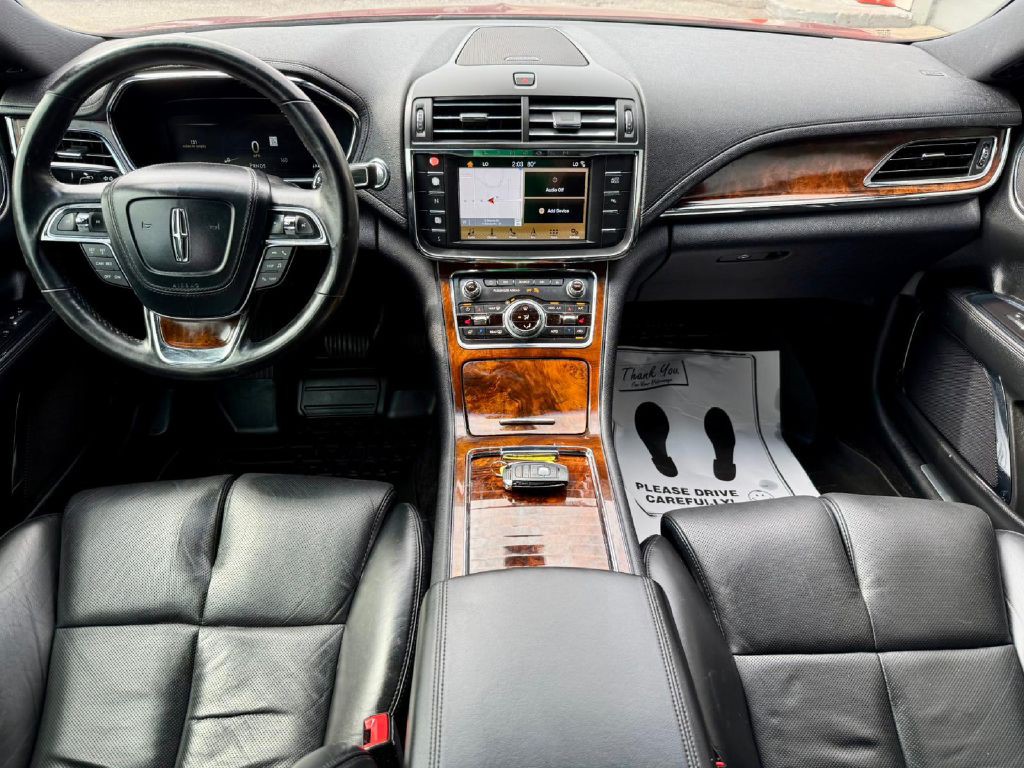 2017 Lincoln Continental Image 14