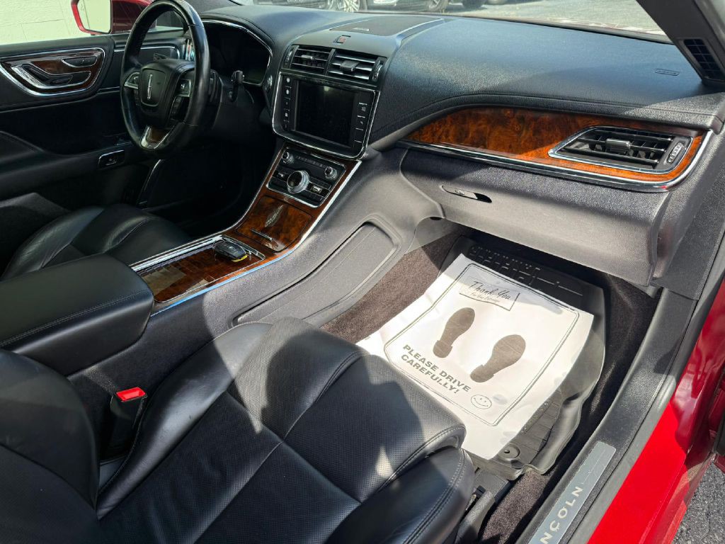 2017 Lincoln Continental Image 16