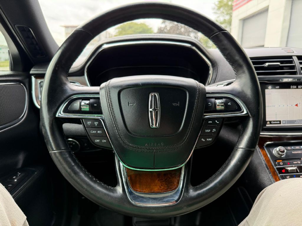 2017 Lincoln Continental Image 19