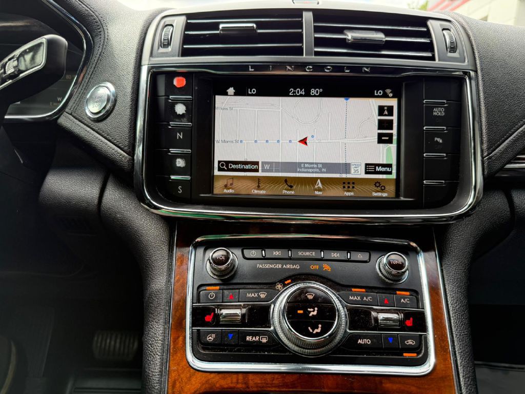 2017 Lincoln Continental Image 21