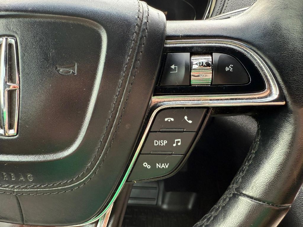 2017 Lincoln Continental Image 30