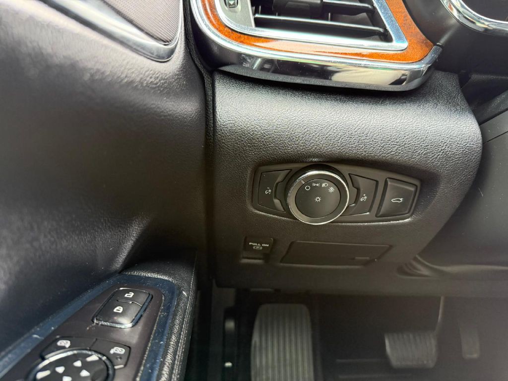 2017 Lincoln Continental Image 31