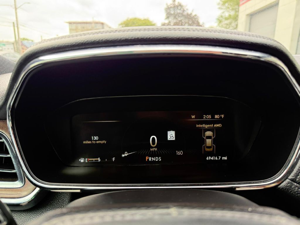 2017 Lincoln Continental Image 32