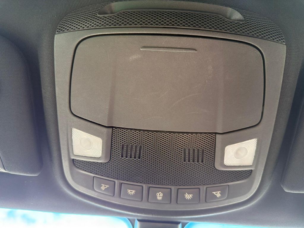 2017 Lincoln Continental Image 34