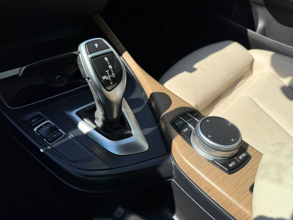 2018 BMW 2 Series Image 32