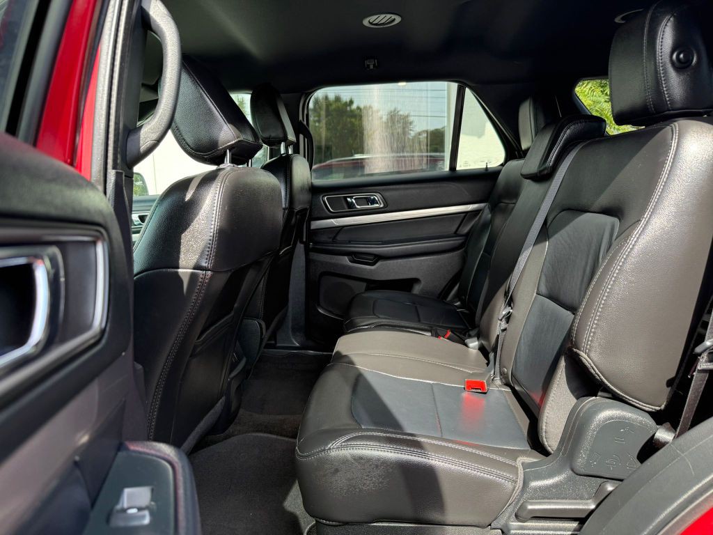2018 Ford Explorer Image 19
