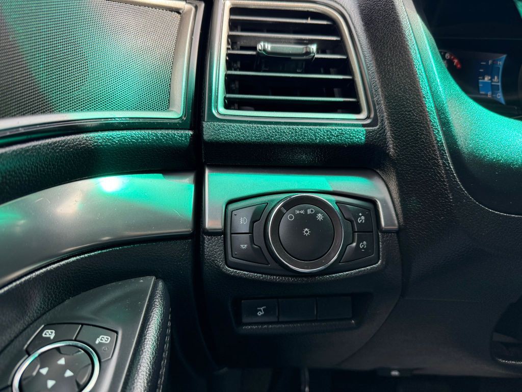 2018 Ford Explorer Image 36