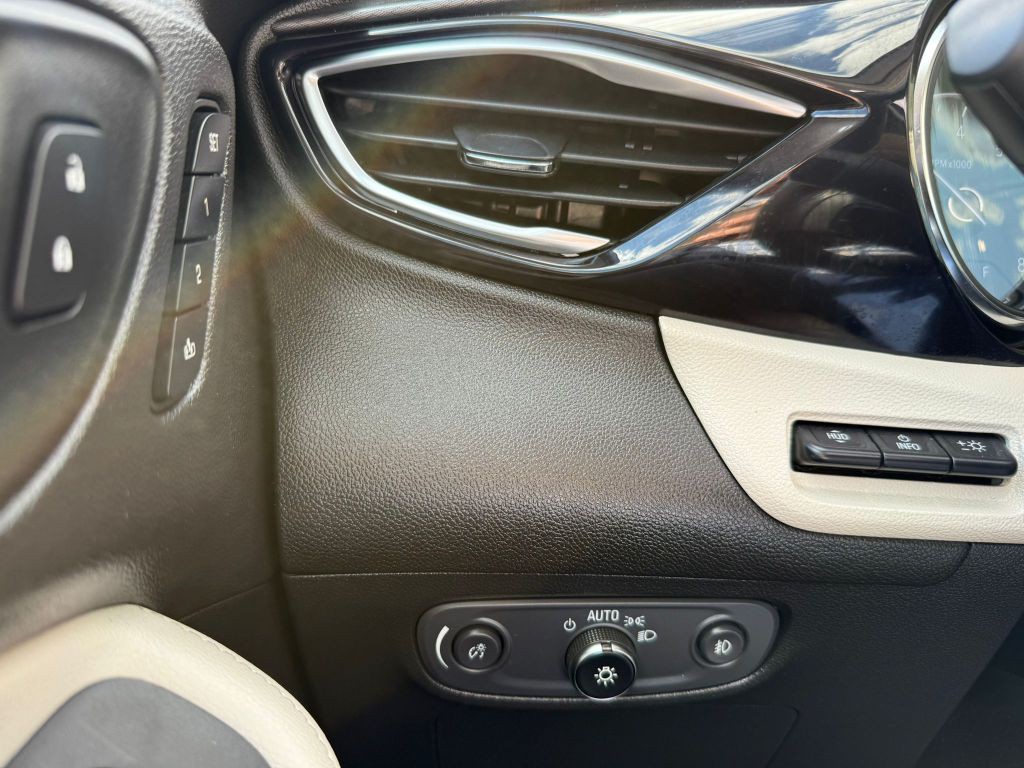 2020 Buick Enclave Image 30