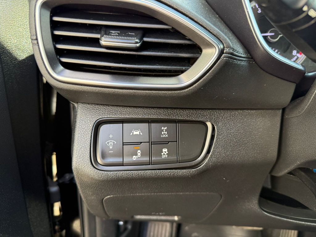 2019 Hyundai Santa Fe Image 29