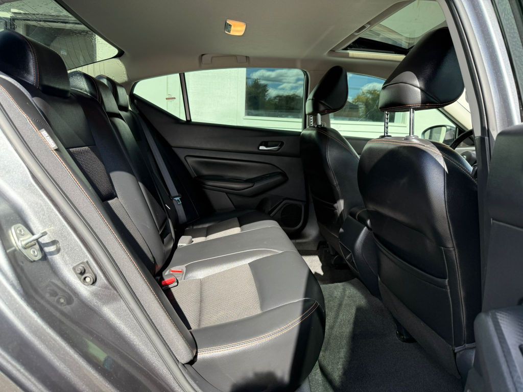 2020 Nissan Altima Image 19