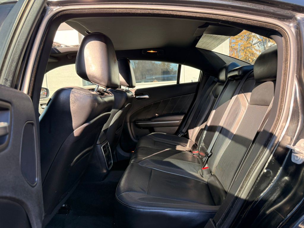 2015 Dodge Charger Image 18