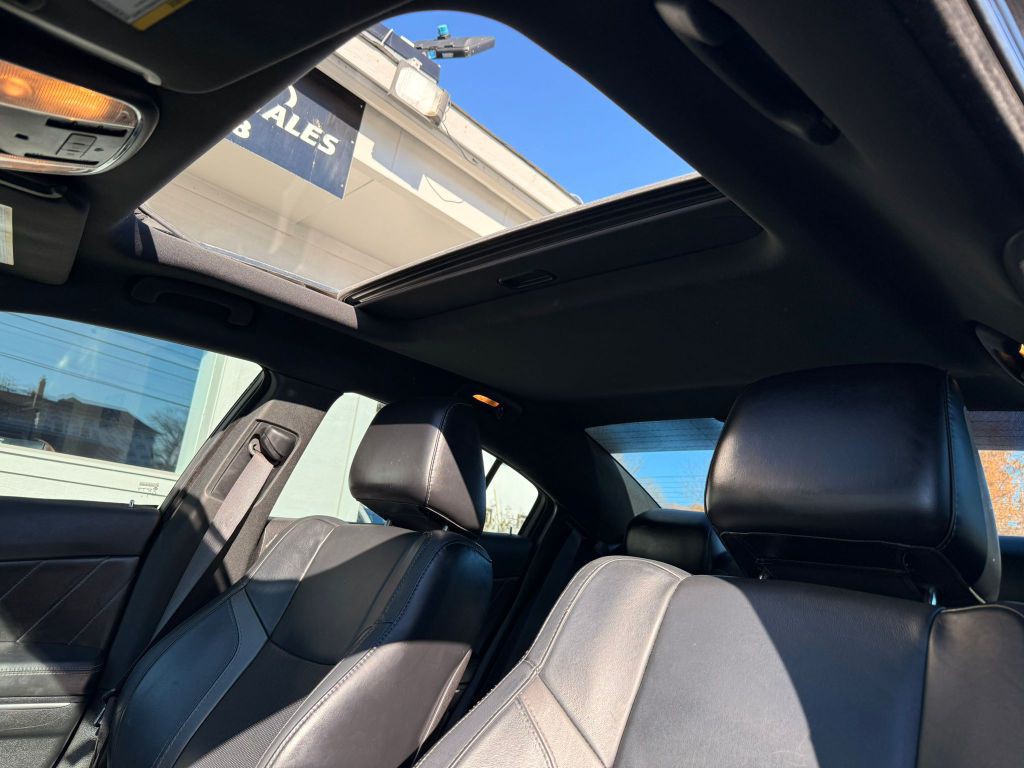 2015 Dodge Charger Image 28