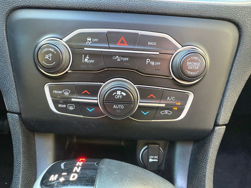 2015 Dodge Charger Image 29