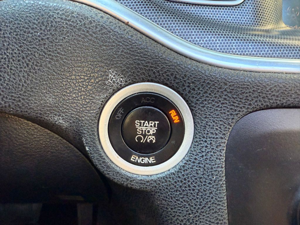 2015 Dodge Charger Image 35