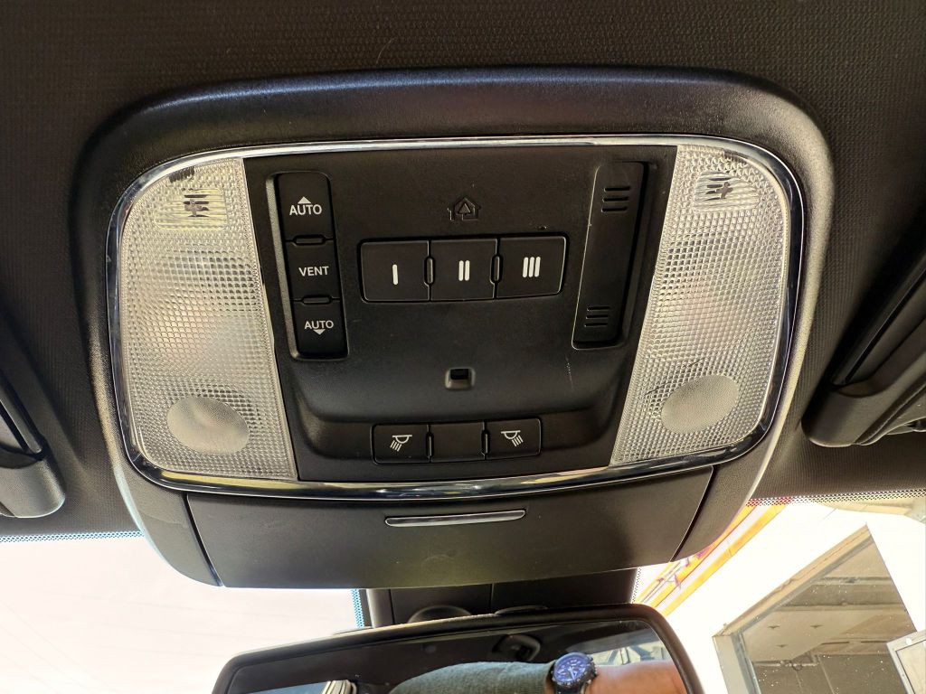 2015 Dodge Charger Image 36