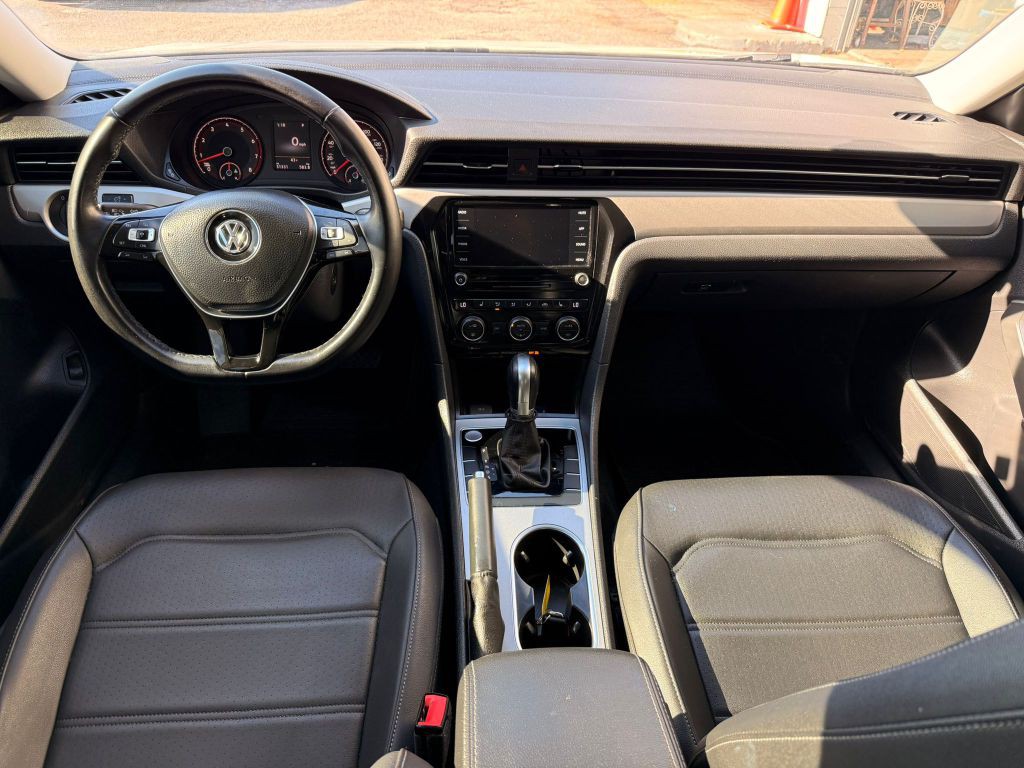 2020 Volkswagen Passat Image 17