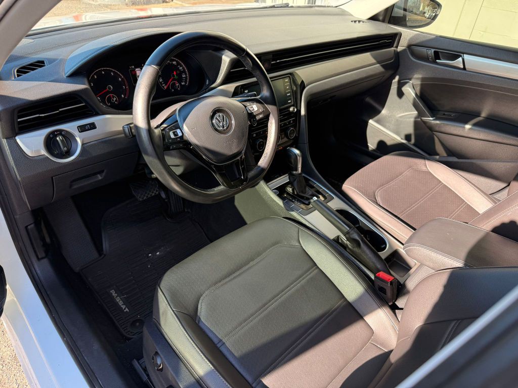 2020 Volkswagen Passat Image 18