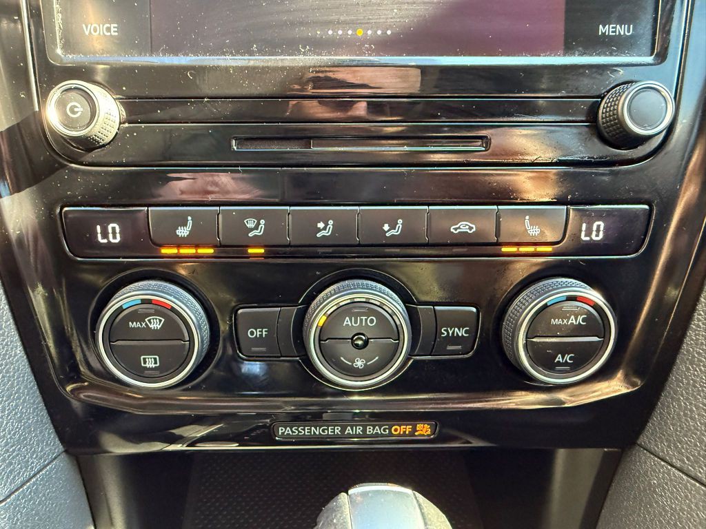 2020 Volkswagen Passat Image 28