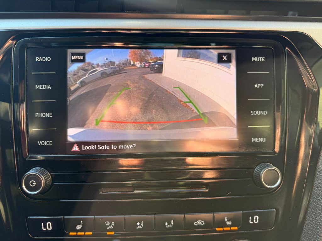 2020 Volkswagen Passat Image 29