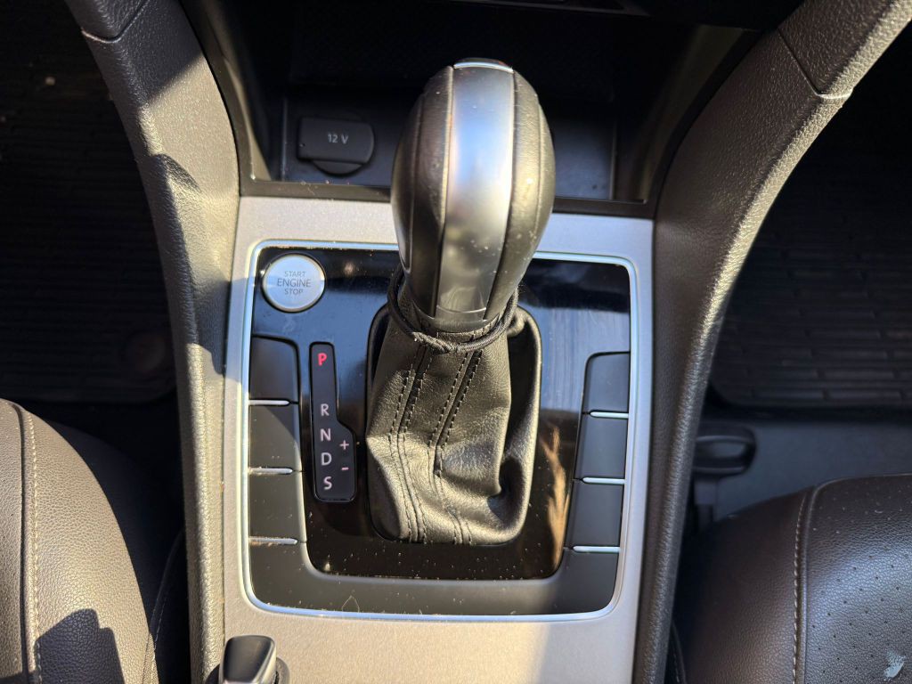 2020 Volkswagen Passat Image 31